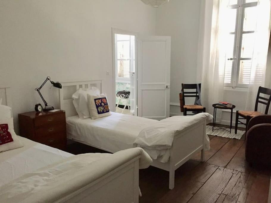 Beautifully Renovated Rooms On Place New York Angouleme Bagian luar foto