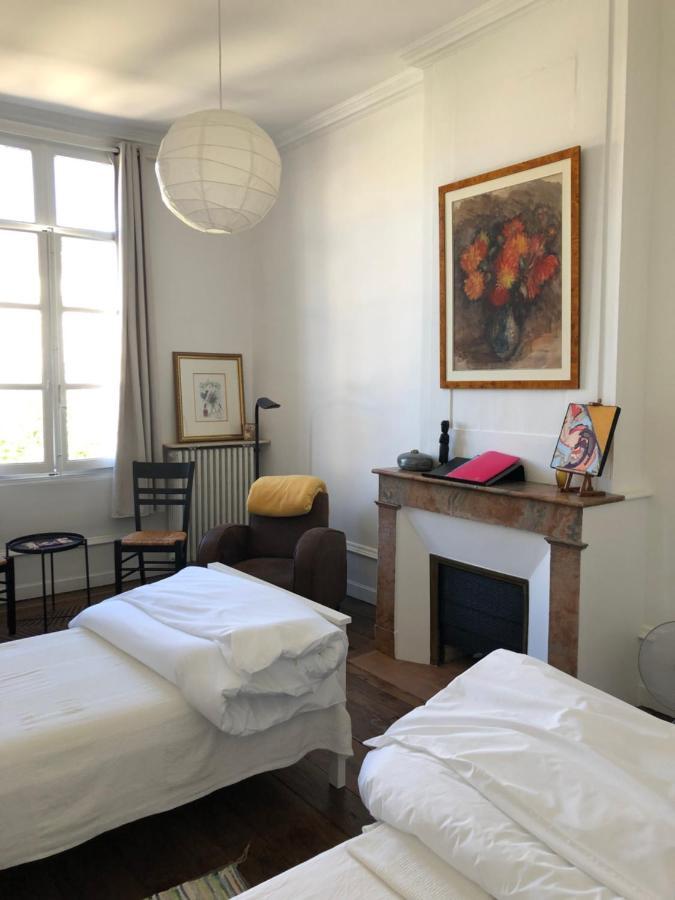 Beautifully Renovated Rooms On Place New York Angouleme Bagian luar foto