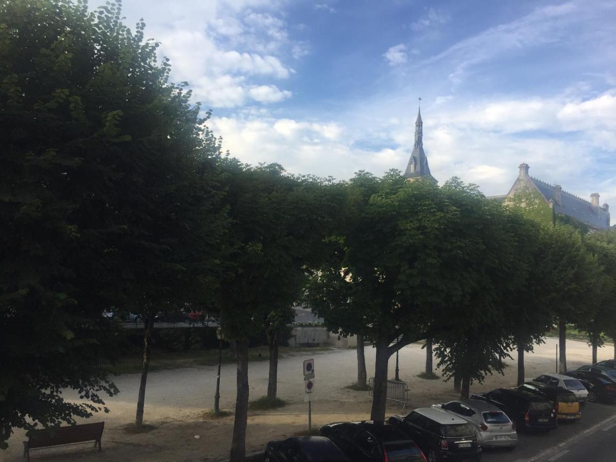 Beautifully Renovated Rooms On Place New York Angouleme Bagian luar foto
