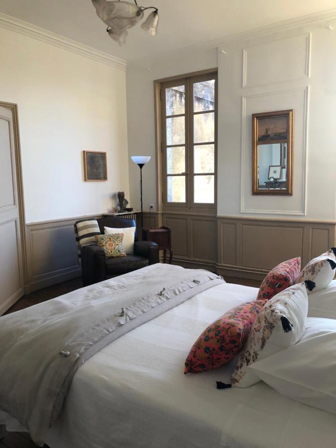 Beautifully Renovated Rooms On Place New York Angouleme Bagian luar foto
